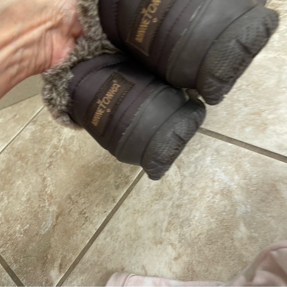 Minnetonka Tulsa Check Faux Fur Slip On Brown Quilted Nylon 69002 Womens Size 10 - Picture 8 of 12